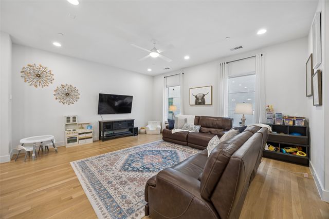 2715 Kimsey Drive 102, Dallas, TX 75235