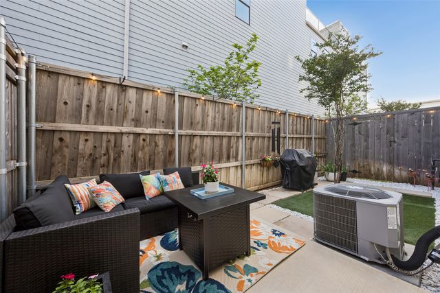 2715 Kimsey Drive 102, Dallas, TX 75235