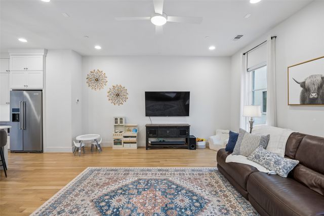 2715 Kimsey Drive 102, Dallas, TX 75235