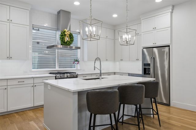 2715 Kimsey Drive 102, Dallas, TX 75235