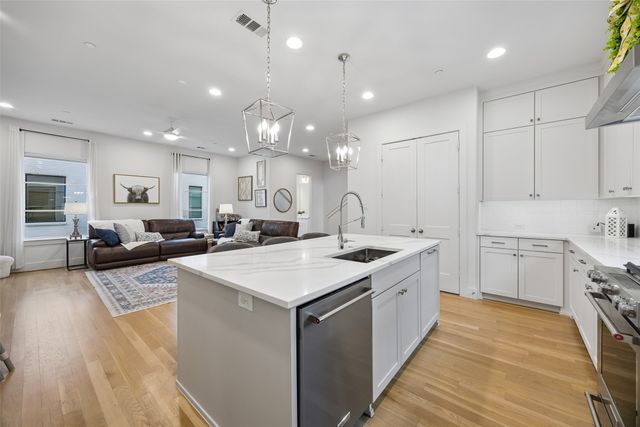 2715 Kimsey Drive 102, Dallas, TX 75235