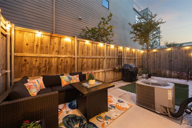 2715 Kimsey Drive 102, Dallas, TX 75235