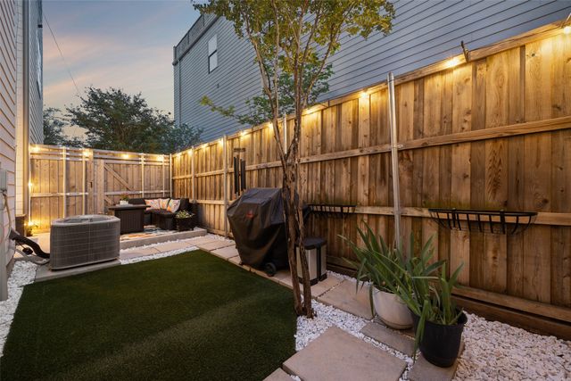 2715 Kimsey Drive 102, Dallas, TX 75235