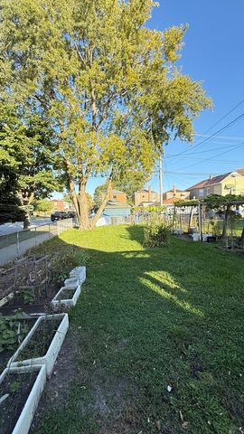 4401 S Homan Avenue, Chicago, IL 60632