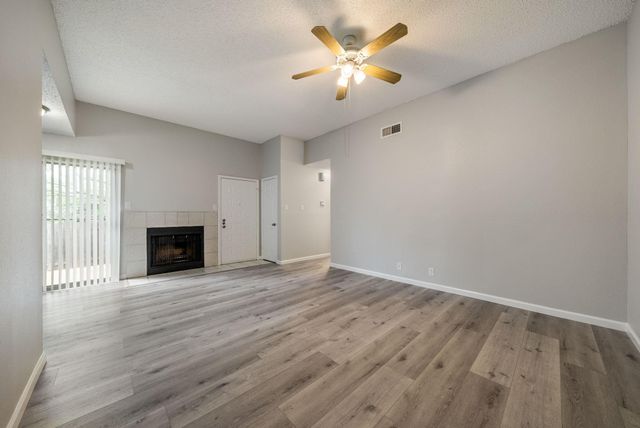 428 S Sailmaster ST B, Austin, TX 78734
