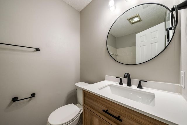 428 S Sailmaster ST B, Austin, TX 78734