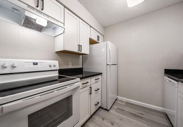 428 S Sailmaster ST B, Austin, TX 78734