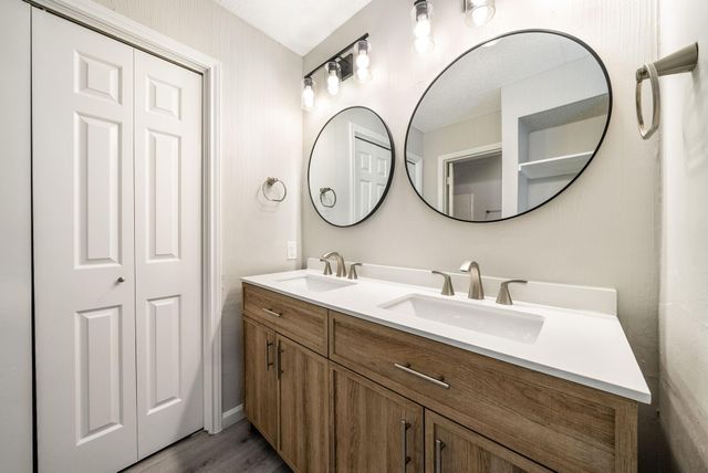 428 S Sailmaster ST B, Austin, TX 78734