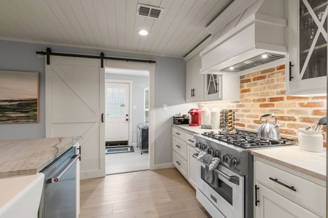 408 E Liberty Street, Pilot Point, TX 76258