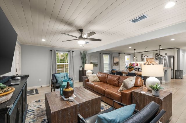 408 E Liberty Street, Pilot Point, TX 76258