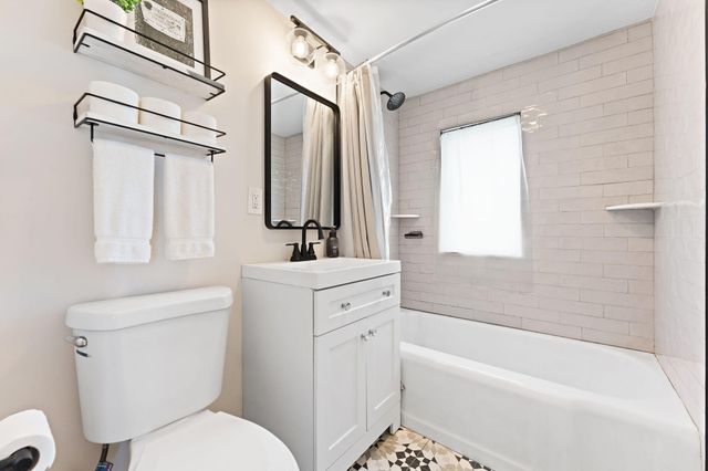 7344 Woodmar Avenue, Hammond, IN 46323