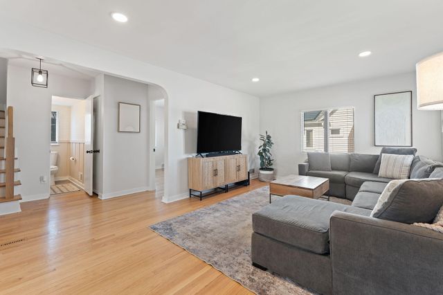 7344 Woodmar Avenue, Hammond, IN 46323