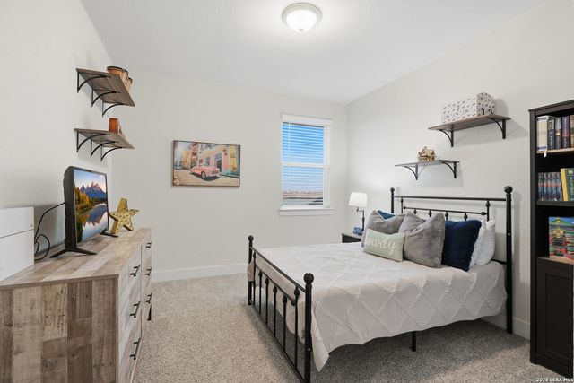 3709 Pin Oak Hills, Seguin, TX 78155