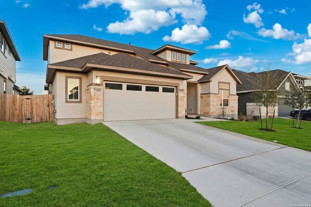 3709 Pin Oak Hills, Seguin, TX 78155