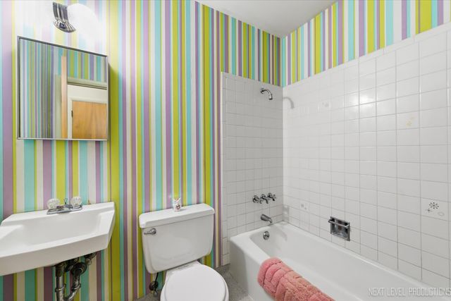 1575 Lin Lor Lane, Elgin, IL 60123