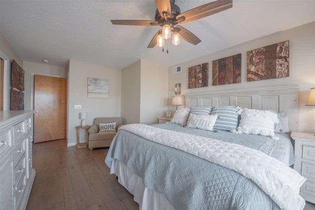 207 Easterly Drive, Tiki Island, TX 77554