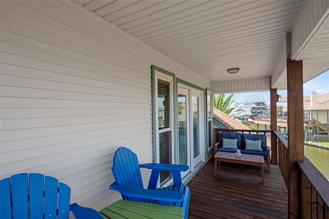 207 Easterly Drive, Tiki Island, TX 77554