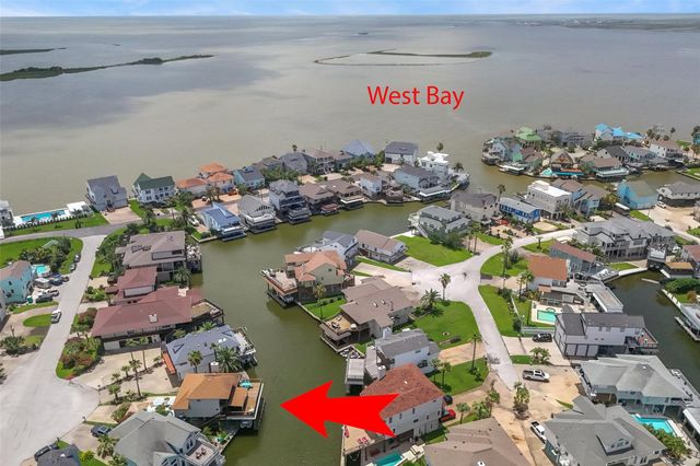207 Easterly Drive, Tiki Island, TX 77554