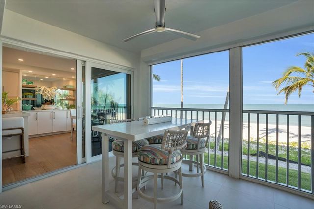 9517 Gulf Shore DR 202, Naples, FL 34108