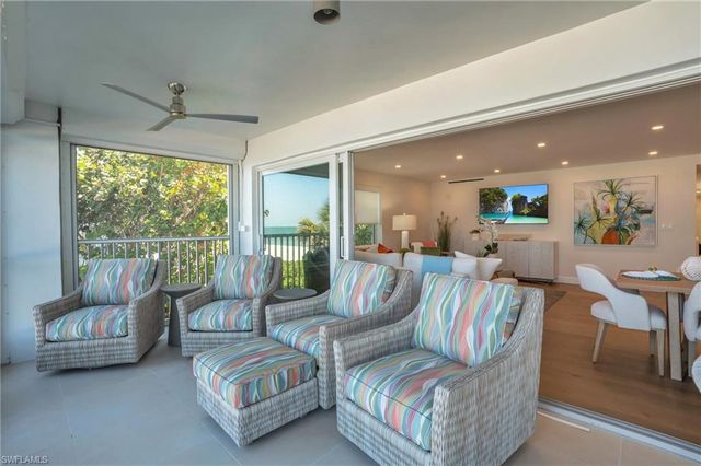 9517 Gulf Shore DR 202, Naples, FL 34108