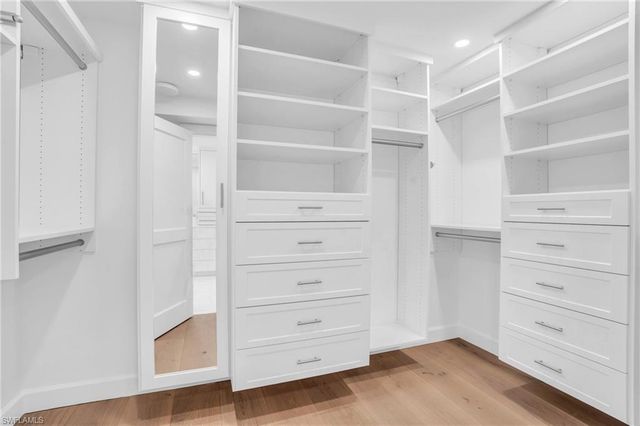 9517 Gulf Shore DR 202, Naples, FL 34108