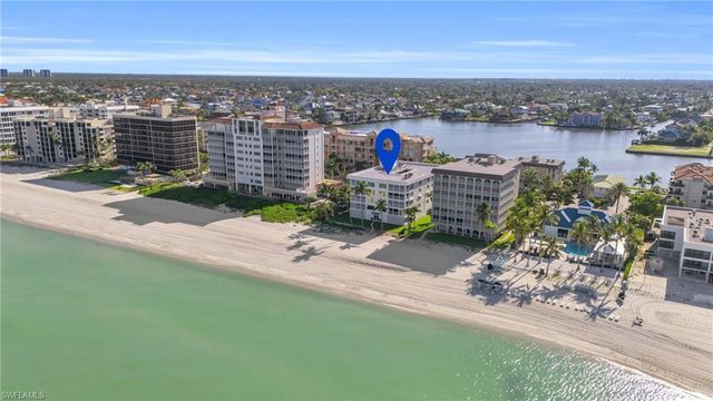 9517 Gulf Shore DR 202, Naples, FL 34108