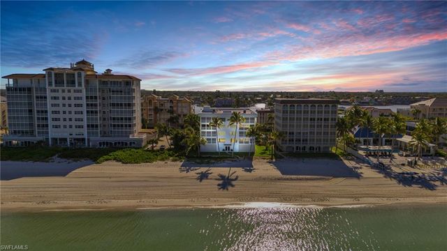 9517 Gulf Shore DR 202, Naples, FL 34108