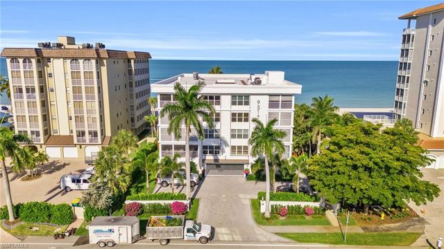 9517 Gulf Shore DR 202, Naples, FL 34108