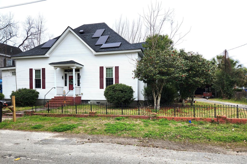 Image 2 of property listing at 107 Whitridge Lane, Saint George, SC 29477
