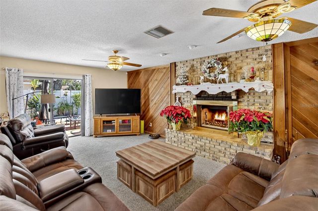 508 SOVEREIGN COURT, Tampa, FL 33613