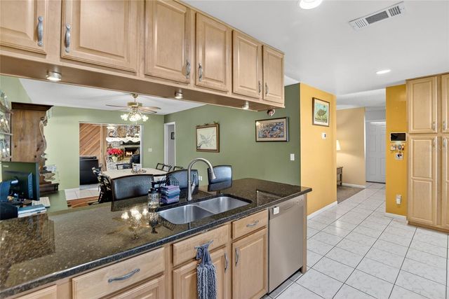 508 SOVEREIGN COURT, Tampa, FL 33613