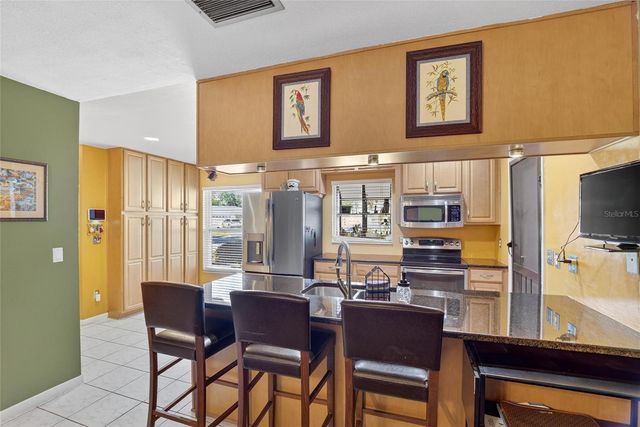 508 SOVEREIGN COURT, Tampa, FL 33613