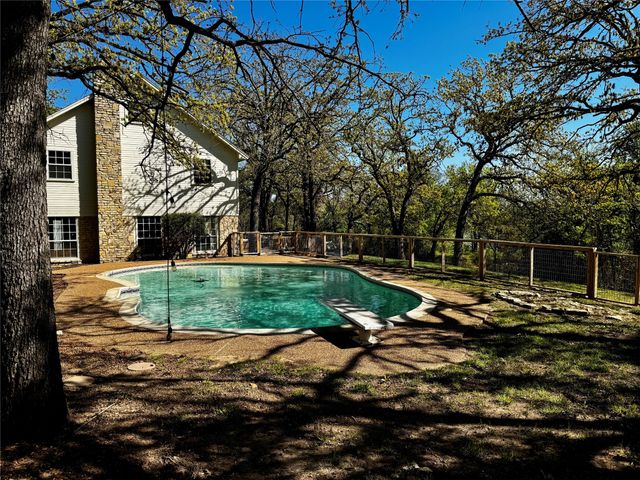 409 County Road 3418, Bridgeport, TX 76426