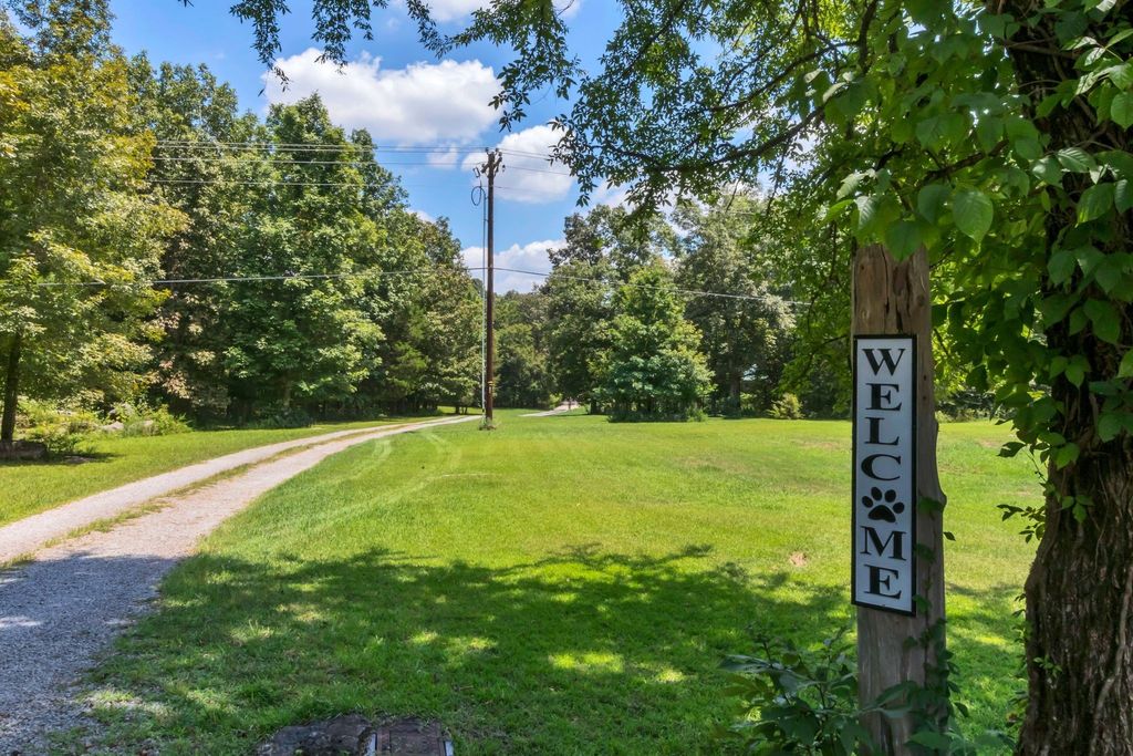 10669 S Windrow Rd, Rockvale, TN 37153