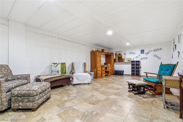 2148 Clearview Street NE, Massillon, OH 44646