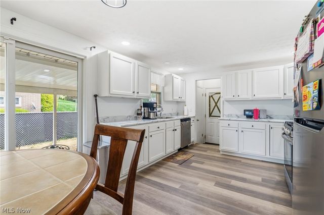 2148 Clearview Street NE, Massillon, OH 44646