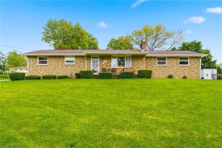 2148 Clearview Street NE, Massillon, OH 44646