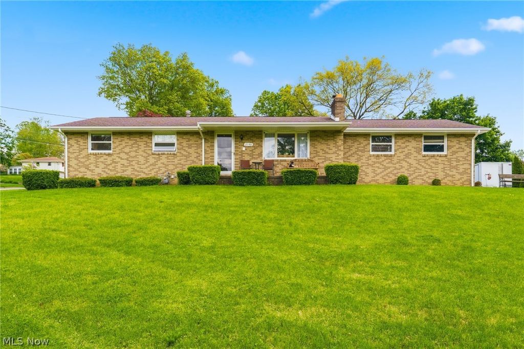 2148 Clearview Street NE, Massillon, OH 44646