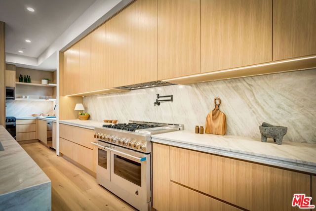 12307 Collins Street, Valley Village, CA 91607