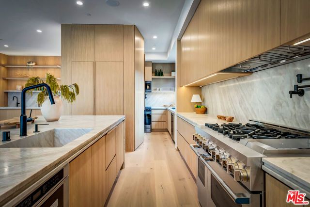 12307 Collins Street, Valley Village, CA 91607