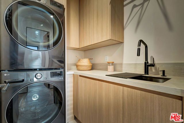 12307 Collins Street, Valley Village, CA 91607