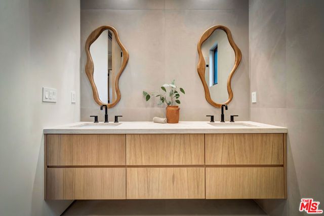 12307 Collins Street, Valley Village, CA 91607