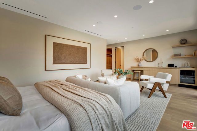 12307 Collins Street, Valley Village, CA 91607