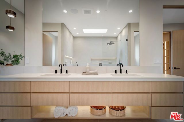 12307 Collins Street, Valley Village, CA 91607