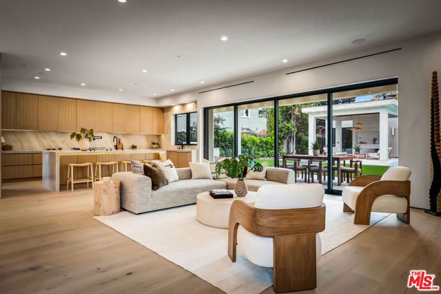 12307 Collins Street, Valley Village, CA 91607