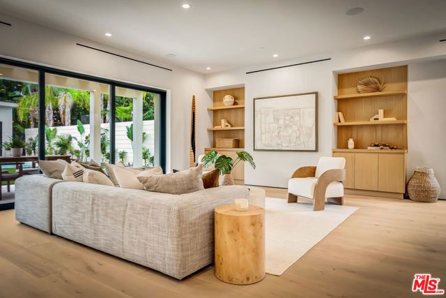 12307 Collins Street, Valley Village, CA 91607