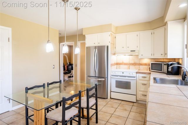 12187 Amherst Court, Plymouth Charter Township, MI 48170