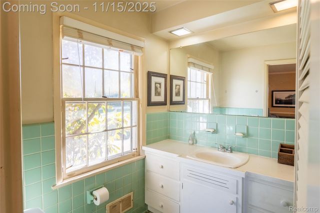 12187 Amherst Court, Plymouth Charter Township, MI 48170