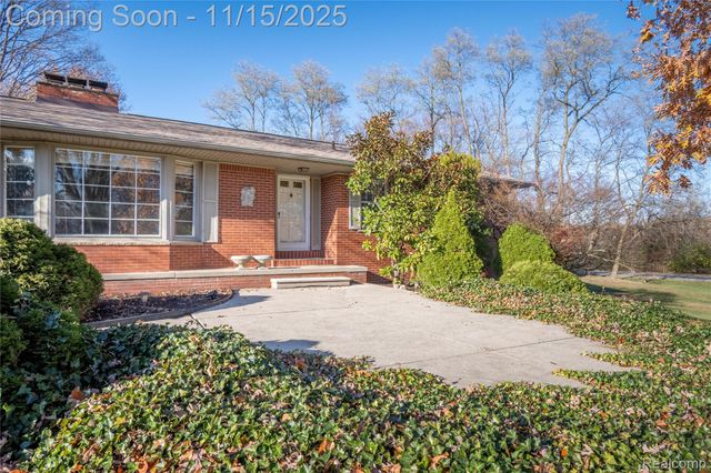 12187 Amherst Court, Plymouth Charter Township, MI 48170