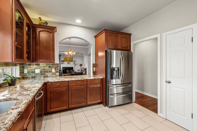 7716 Waldon DR E, Austin, TX 78750